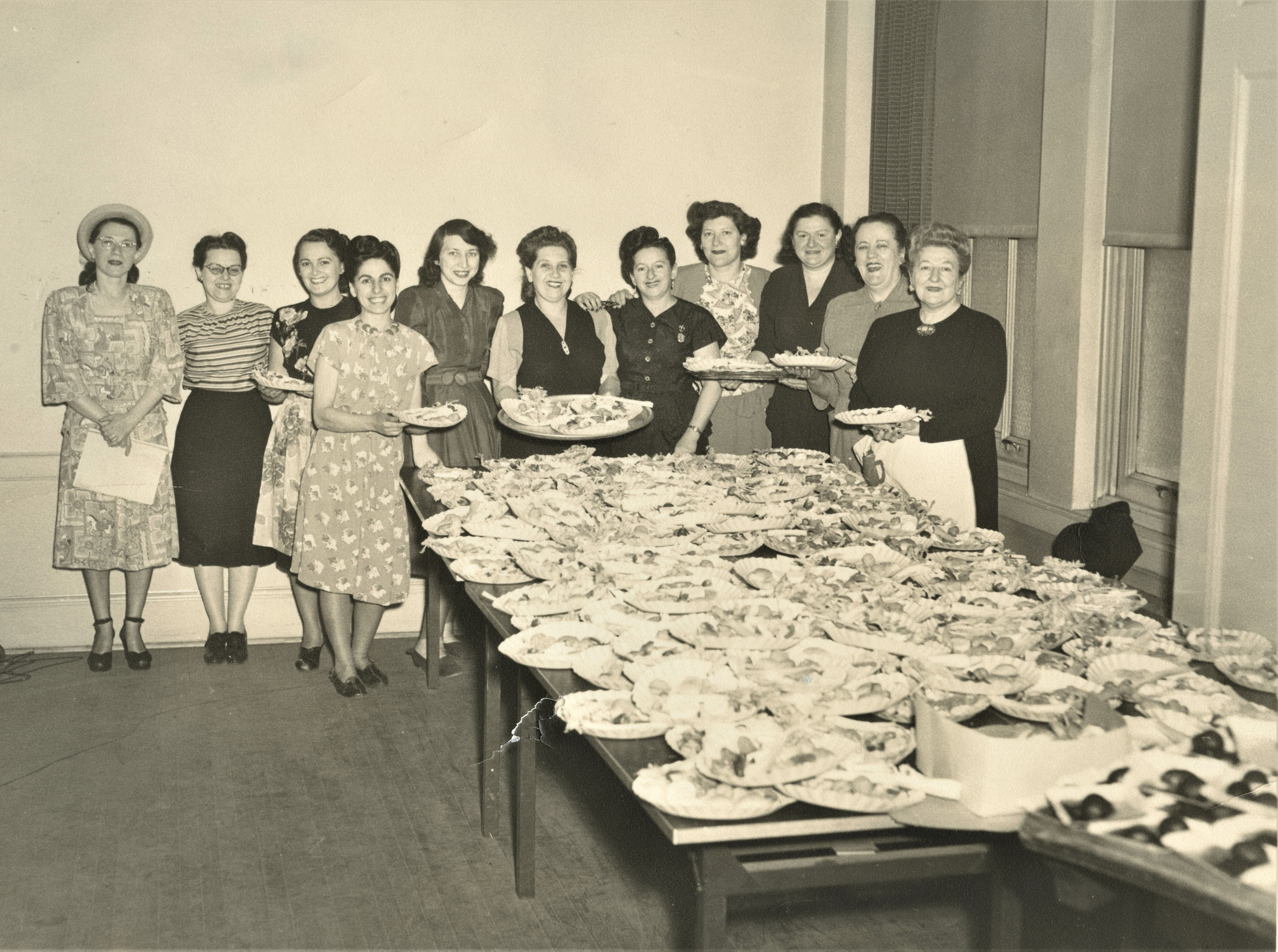 Hattie Feit, Essie Beck, Faye Stave, _ Scheider, Regina Simons