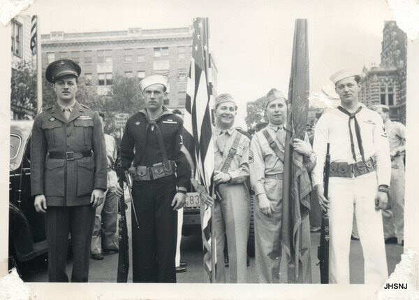 Honor_Guard_holding_flags