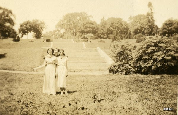 The Rosen sisters 1934