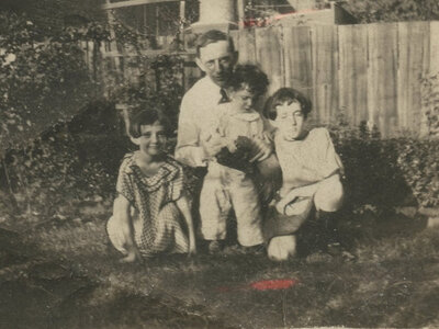 Henrietta Stein, Ethel Stein, Sam Stein, Hyman Stein