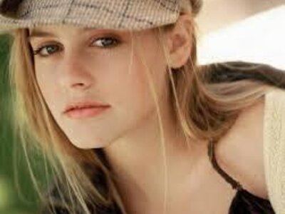 Alicia Silverstone